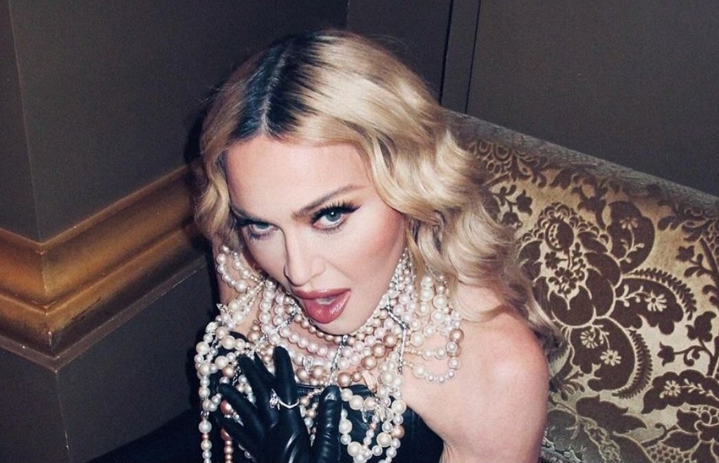 Madonna recebe chuva de críticas por repreender fãs brasileiros durante turnê nos EUA Madonna recebe chuva de críticas por repreender fãs brasileiros durante turnê nos EUA