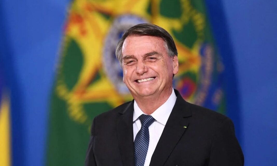 Creme Dental Bolsonaro é lançado e vira assunto nas redes Creme Dental Bolsonaro é lançado e vira assunto nas redes