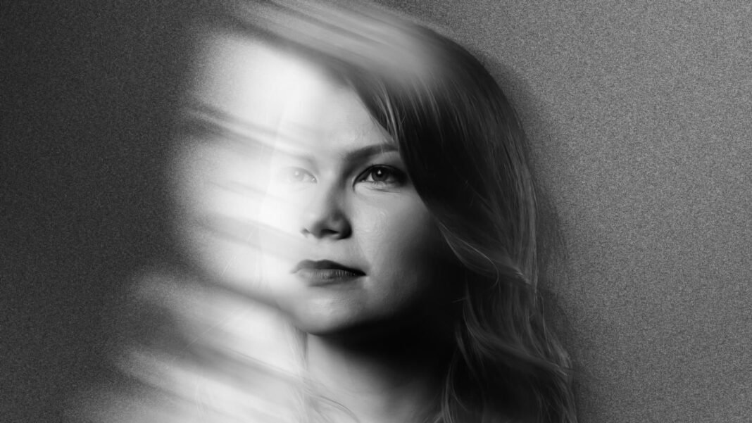 Vicka lança versão acústica de “Entre a Calma e a Loucura” e revisita álbum em formato mais íntimo e sensível Vicka lança versão acústica de “Entre a Calma e a Loucura” e revisita álbum em formato mais íntimo e sensível