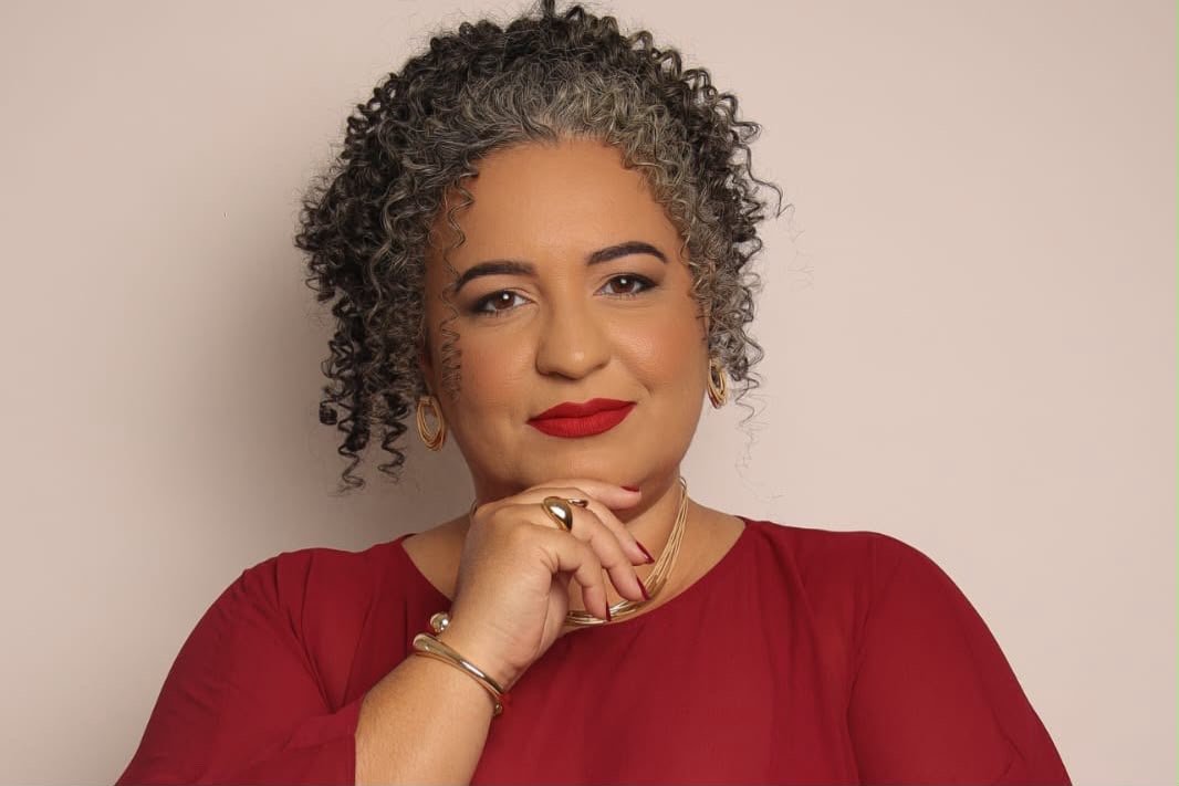 Rosi Oliveira transforma experiência internacional em estratégia para mulheres líderes e empreendedoras Rosi Oliveira transforma experiência internacional em estratégia para mulheres líderes e empreendedoras